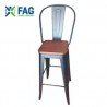 Bancos Grosella con Asiento de Madera